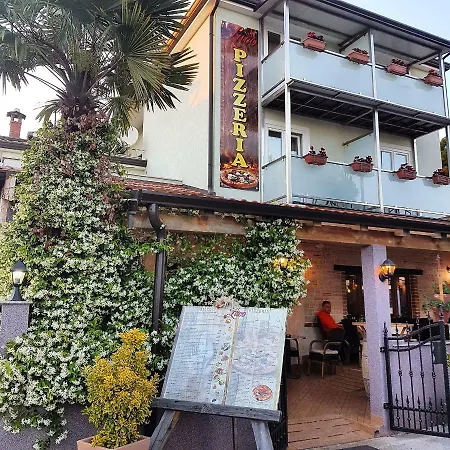 Laco De Pelagius 3*