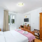 Bed and Breakfast Laco Rooms