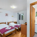 Bed and Breakfast Laco Rooms