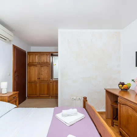 Laco Bed & Breakfast 3*
