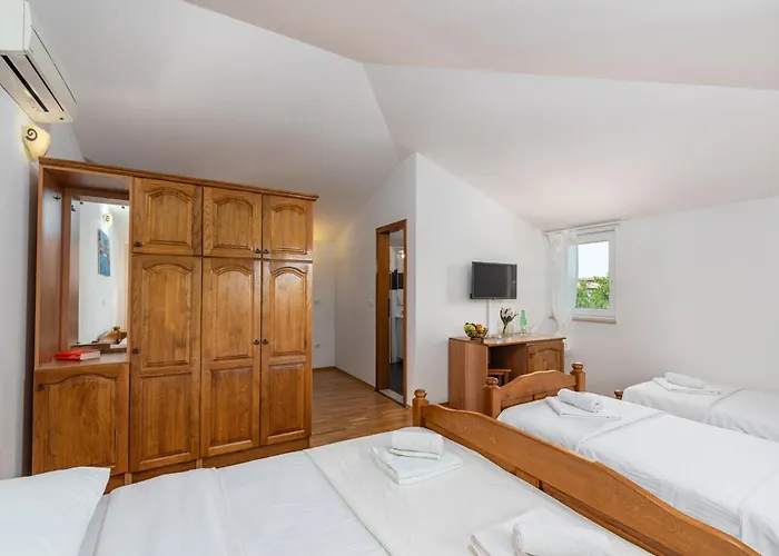 Laco Rooms