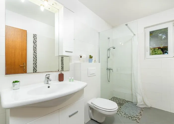 Laco Rooms