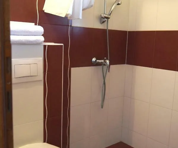 Laco De Pelagius krevet i doručak 3*