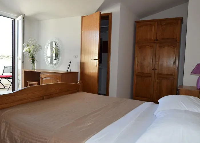 Laco Rooms 住宿加早餐酒店 3*